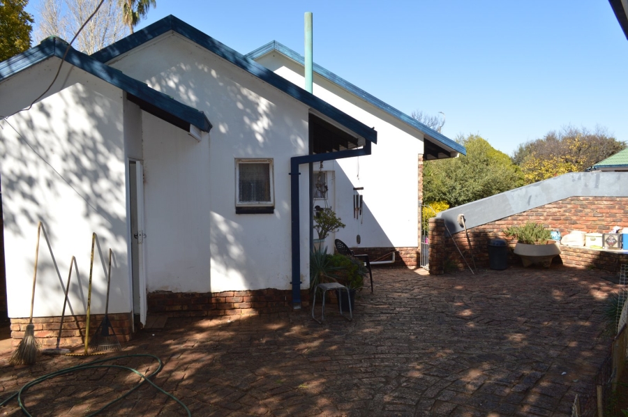8 Bedroom Property for Sale in Wilkoppies North West